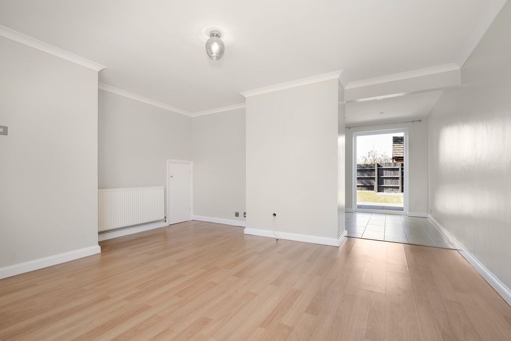 Property photo 3 of 16 Living Room