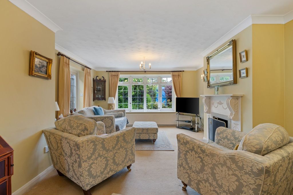 Property photo 2 of 16