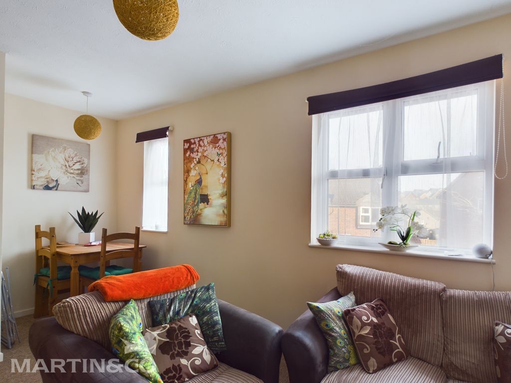 Property photo 2 of 8 Cam01953G0-Pr0089-Still008