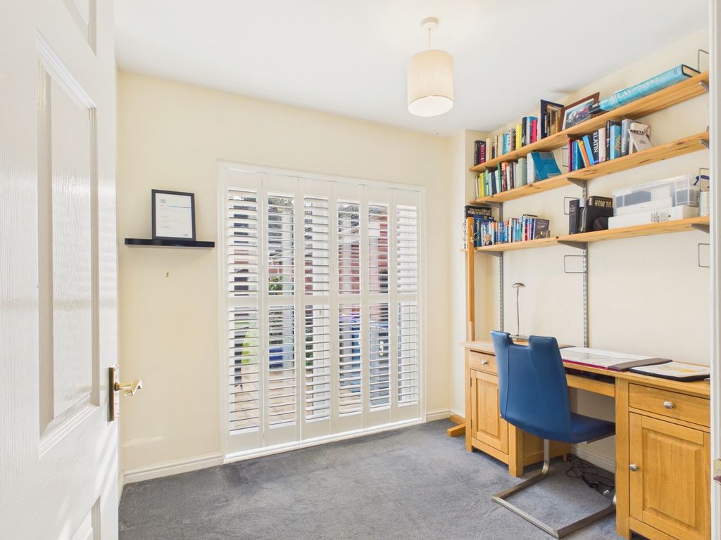 Property photo 3 of 14 Cam05532G0-Pr0012-Still010