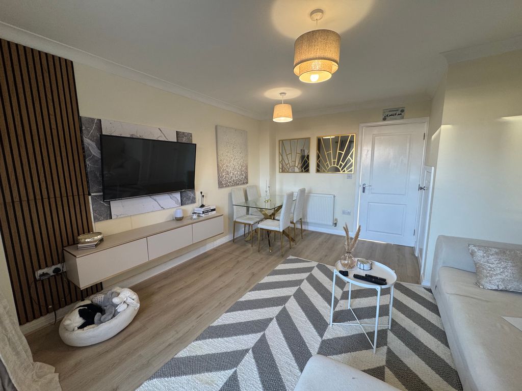 Property photo 2 of 17 Living Room