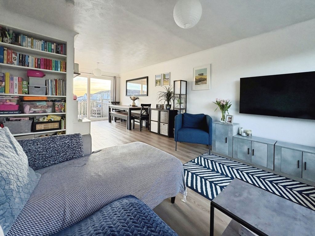 Property photo 2 of 18 Picture No. 22