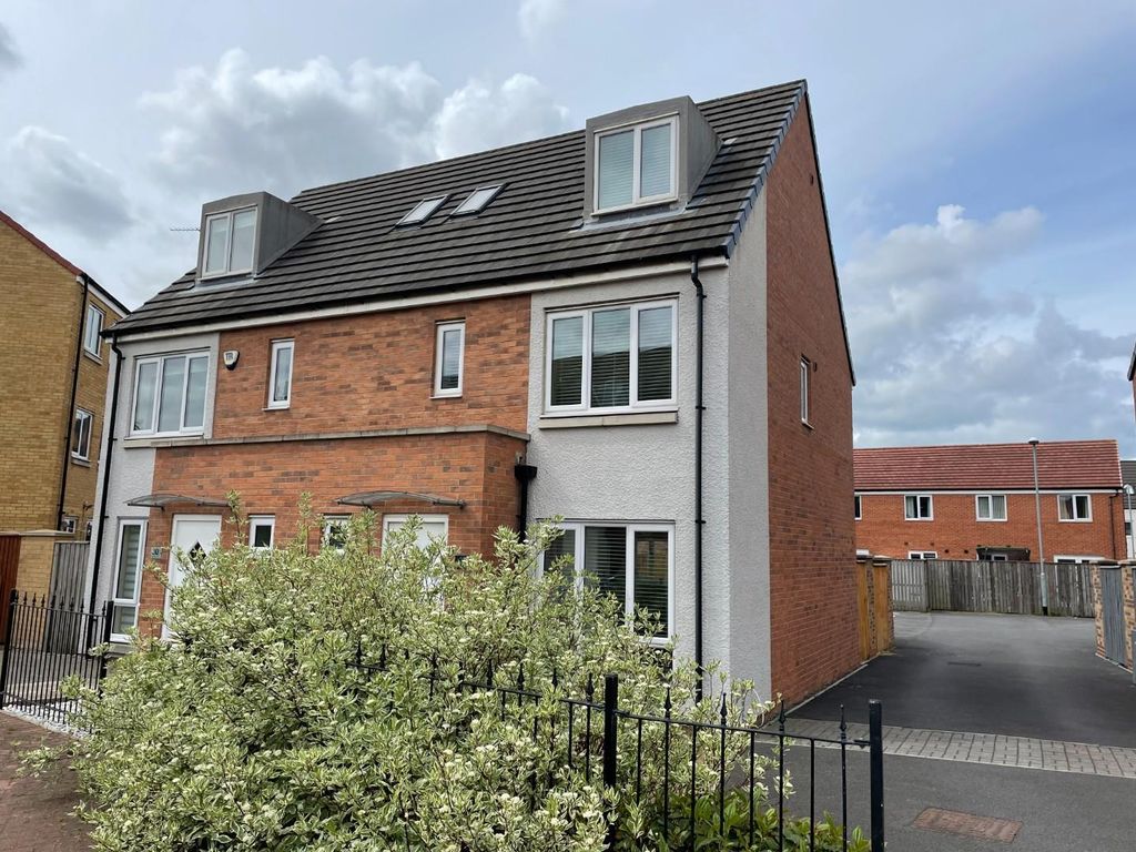 Property photo 1 of 11 External
