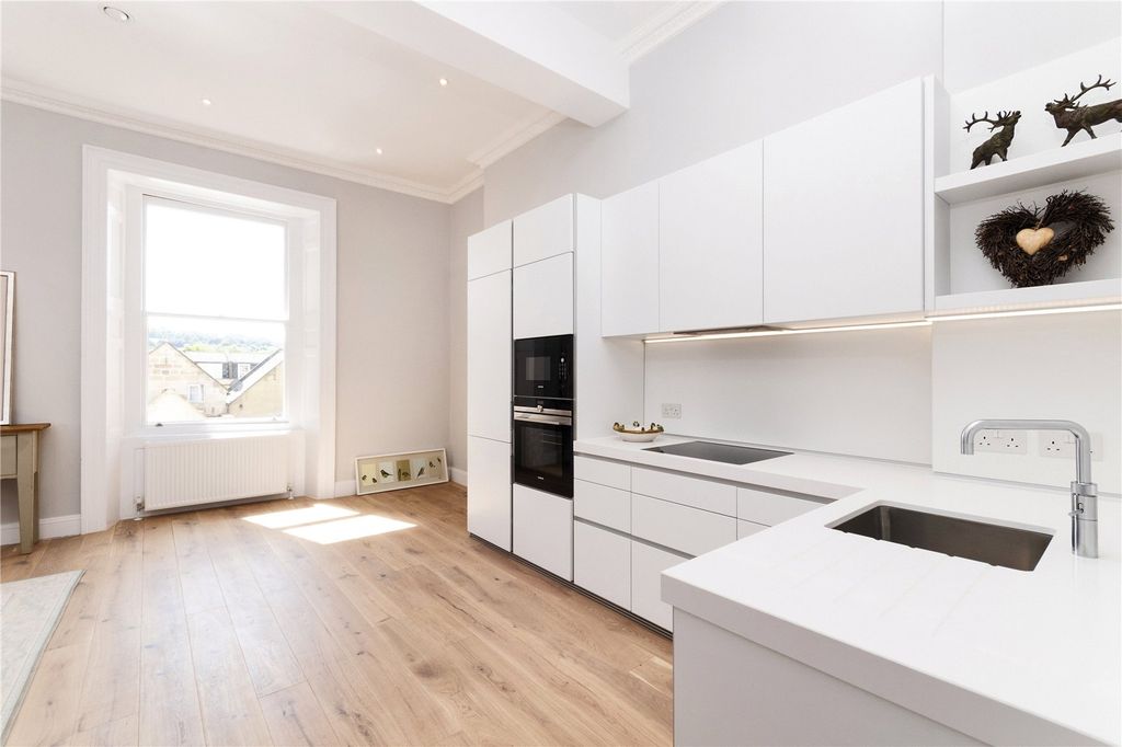 Property photo 3 of 10 Picture No. 06