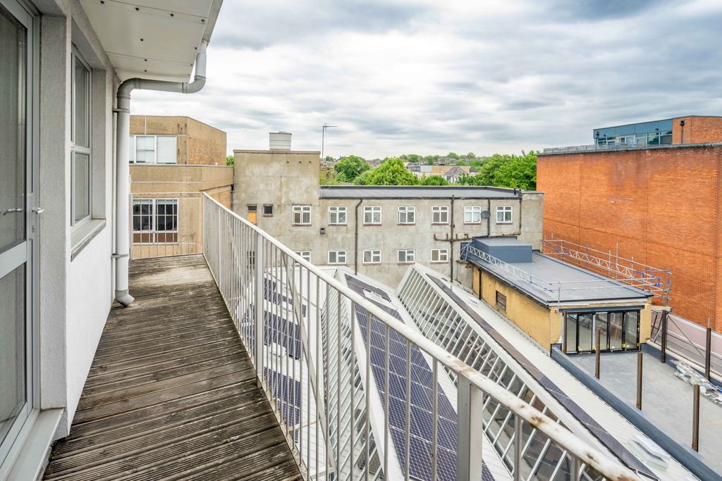 Property photo 2 of 13