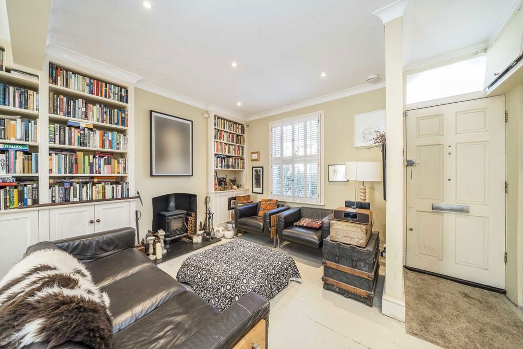 Property photo 2 of 8