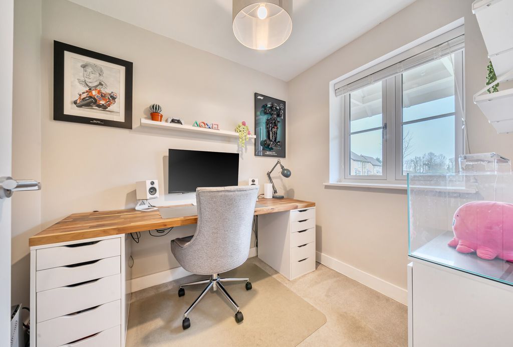 Property photo 2 of 20 1423010-1-69Aedbf...