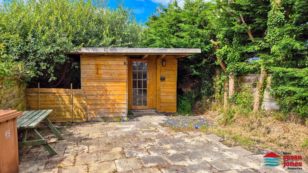 Property photo 3 of 18