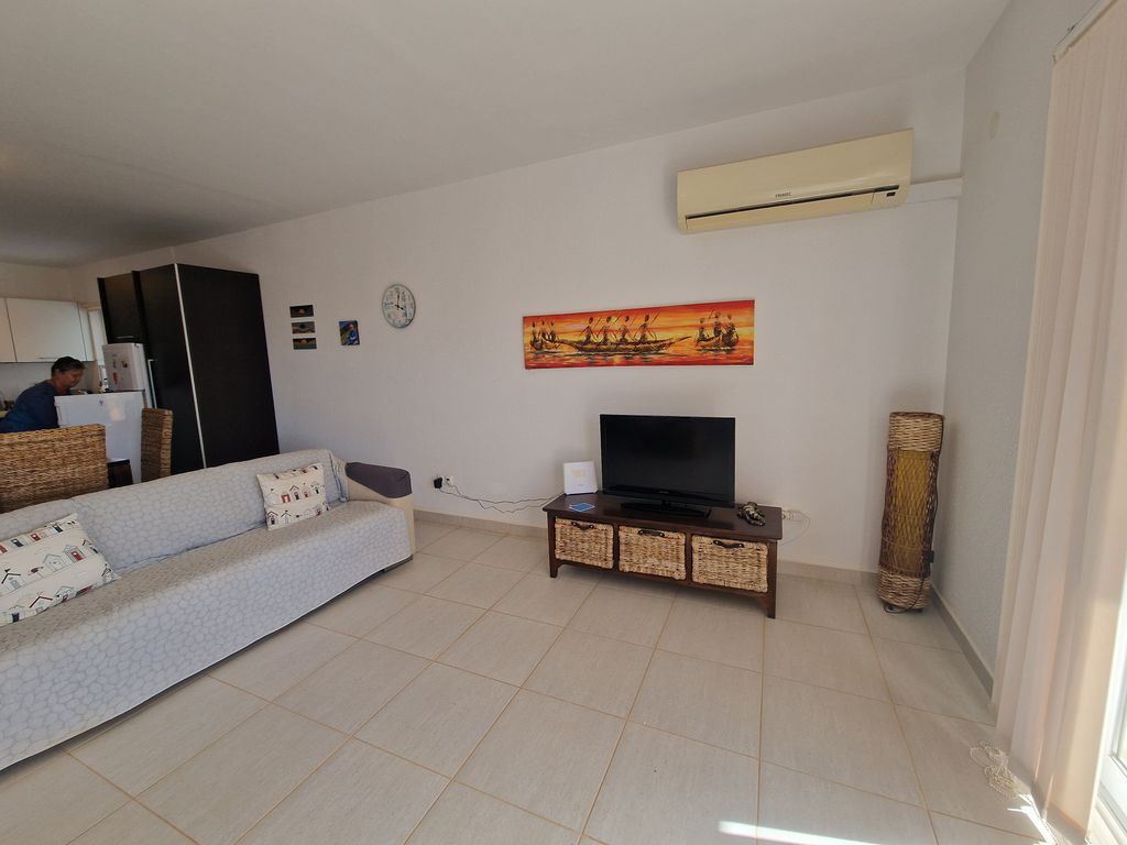 Property photo 3 of 11 Livingroom: Glorious Ocean Views: 3 Bed Penthouse – Paradise Beach