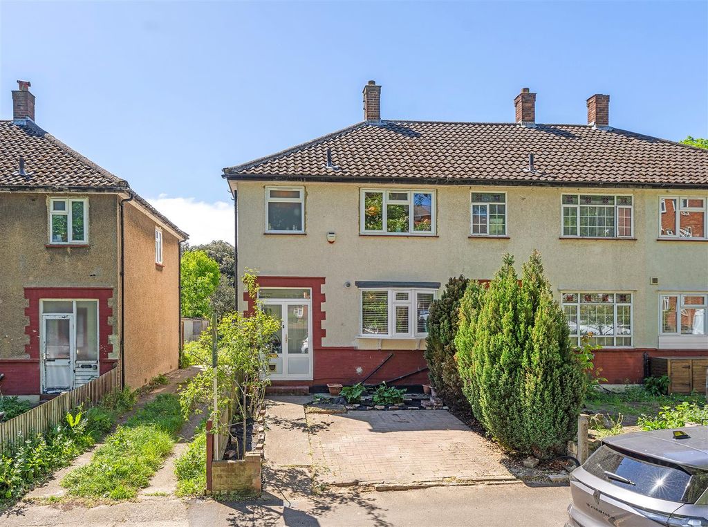 Property photo 1 of 12 Queen Adelaide Road-13.Jpg