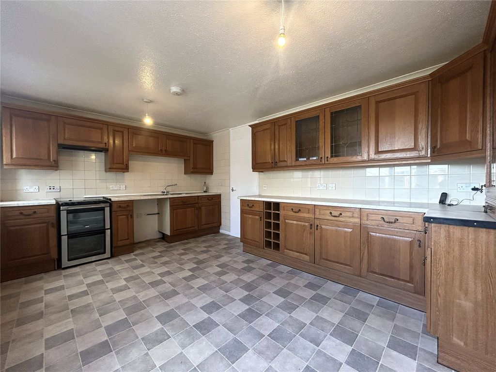 Property photo 3 of 14 Kitchen Diner