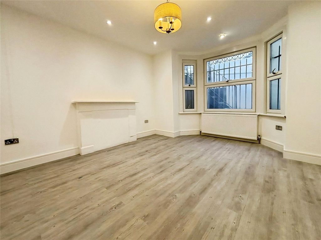 Property photo 3 of 14 Reception Room