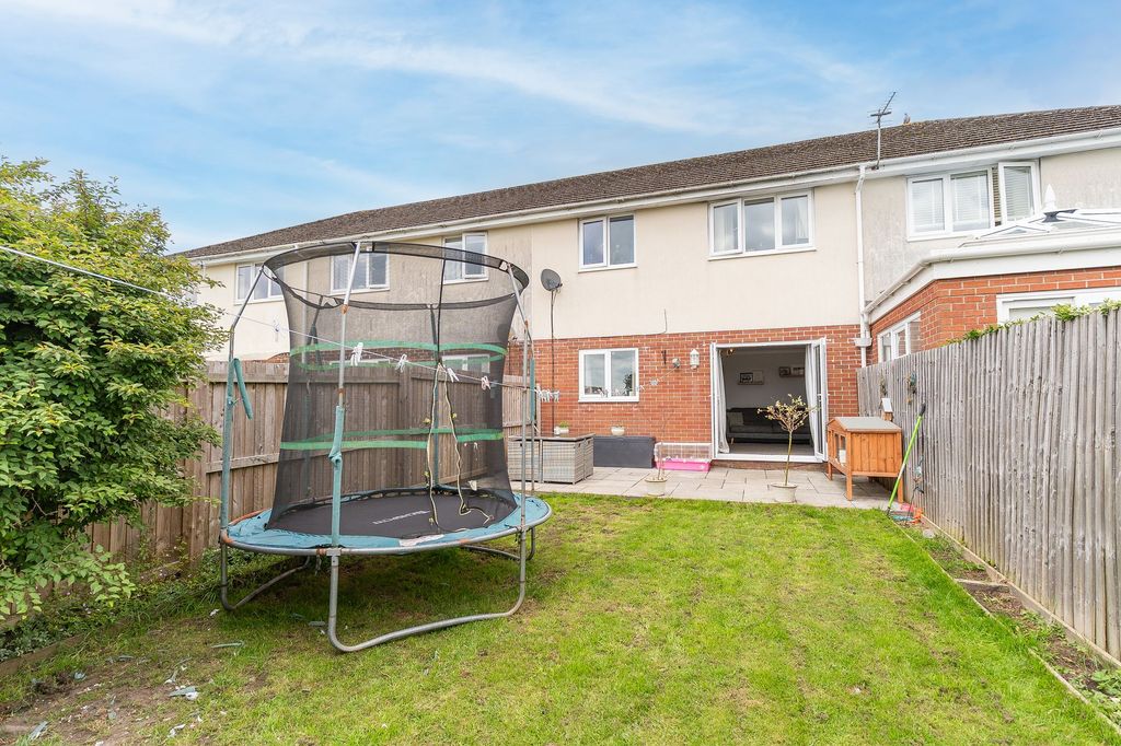 Property photo 2 of 19