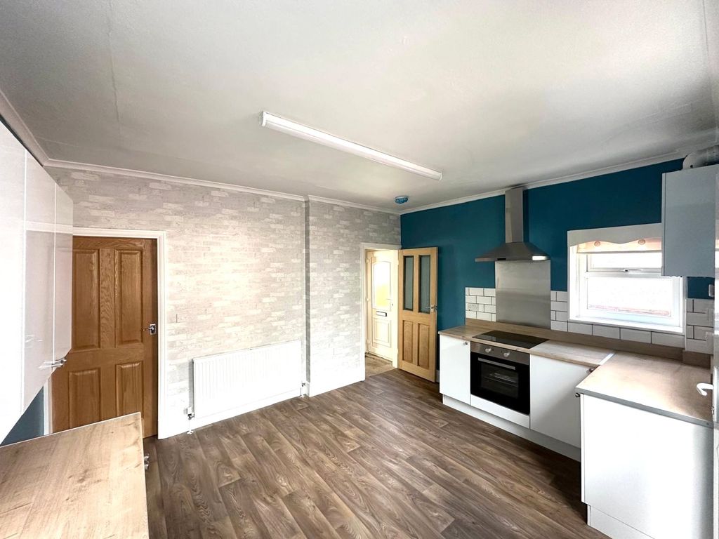 Property photo 2 of 14 Picture No. 32