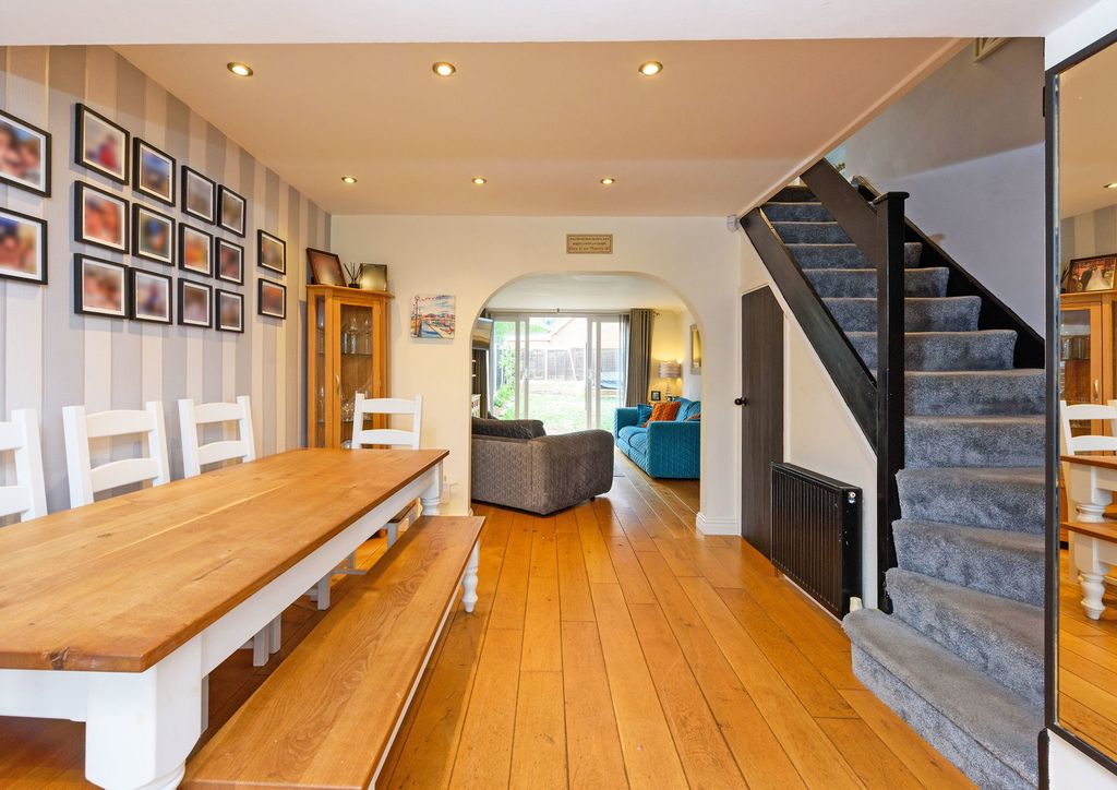 Property photo 3 of 24