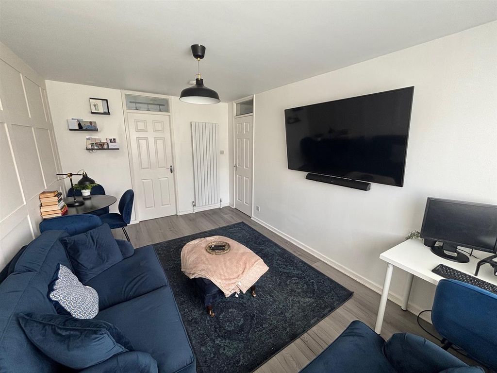 Property photo 3 of 9 3J.Jpg