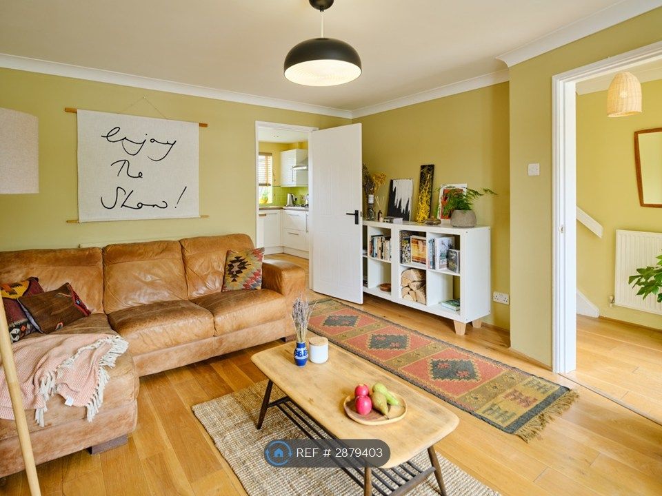 Property photo 2 of 22 Living Room