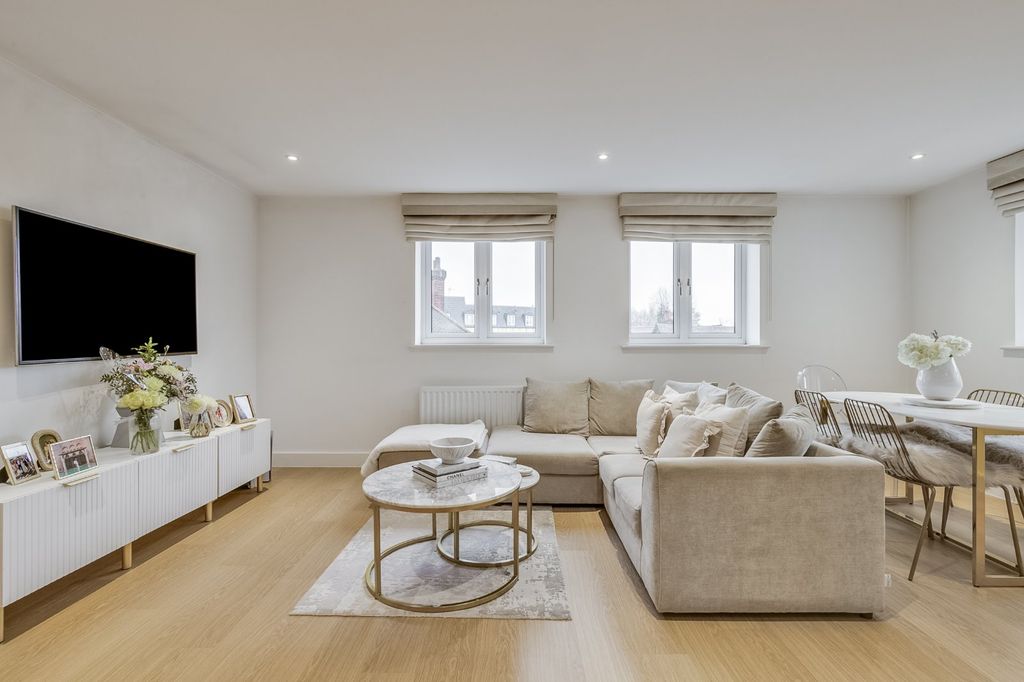 Property photo 2 of 14 Picture No. 15