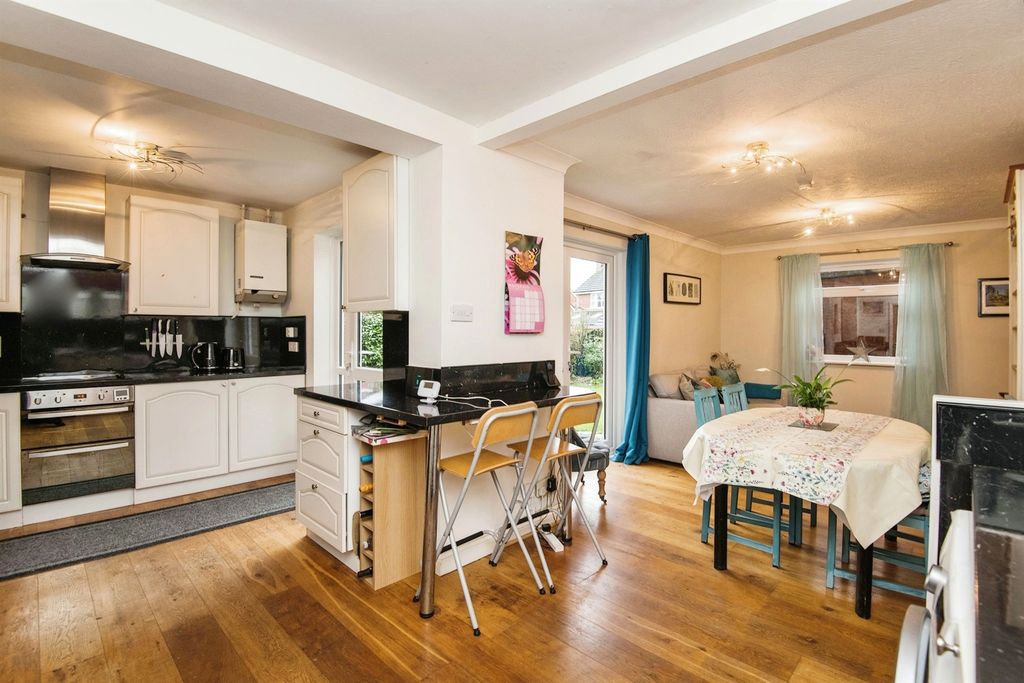 Property photo 3 of 13