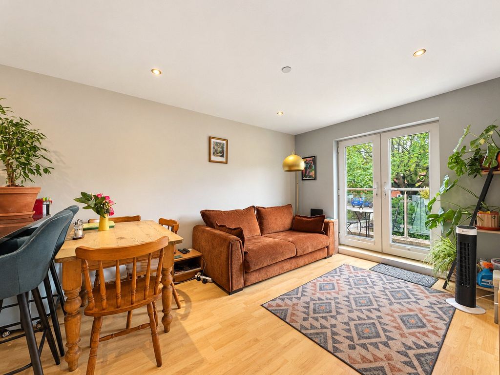 Property photo 2 of 18 Picture No. 27