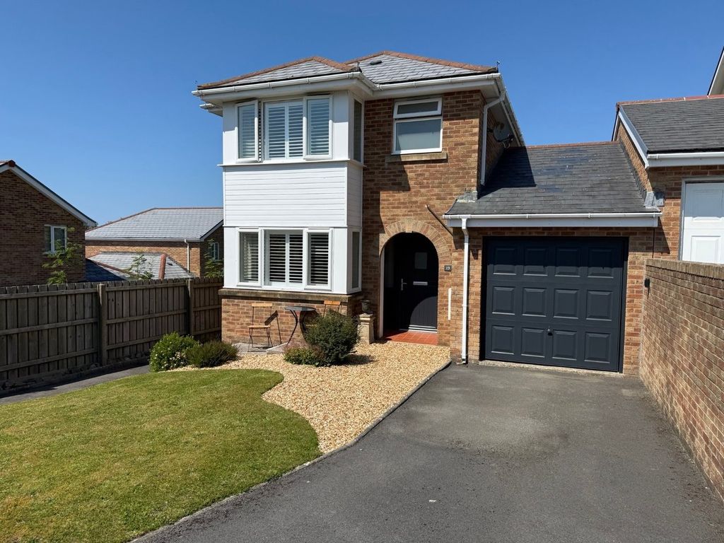 Property photo 1 of 35