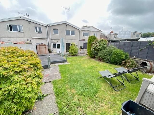 Property photo 3 of 17 Externally