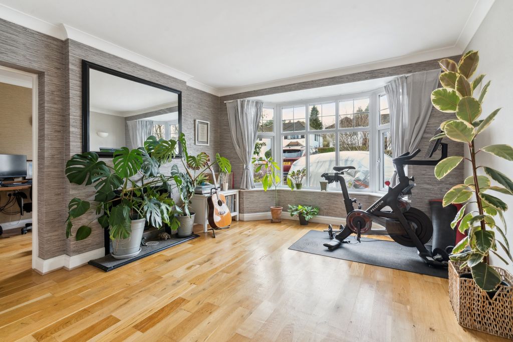 Property photo 2 of 16