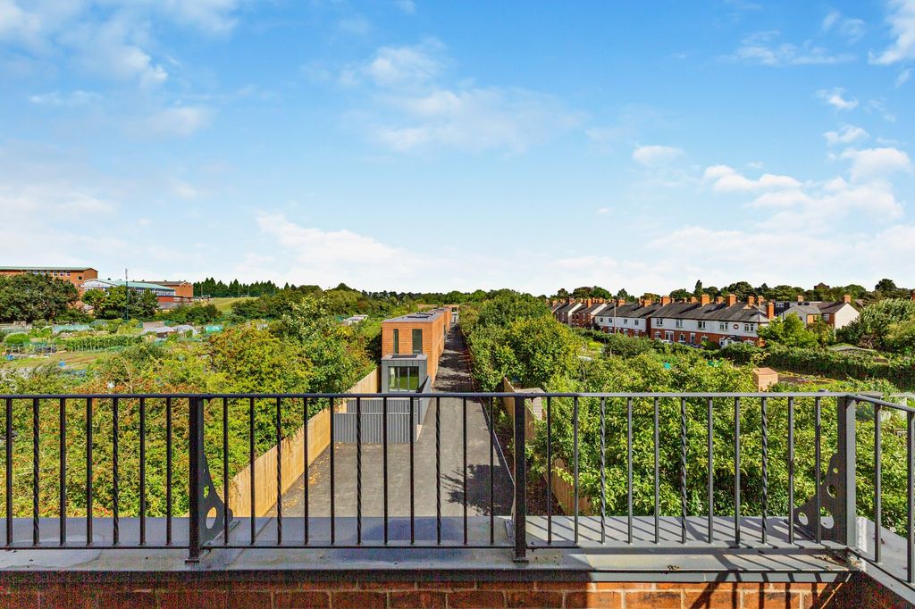 Property photo 1 of 25 Balcony