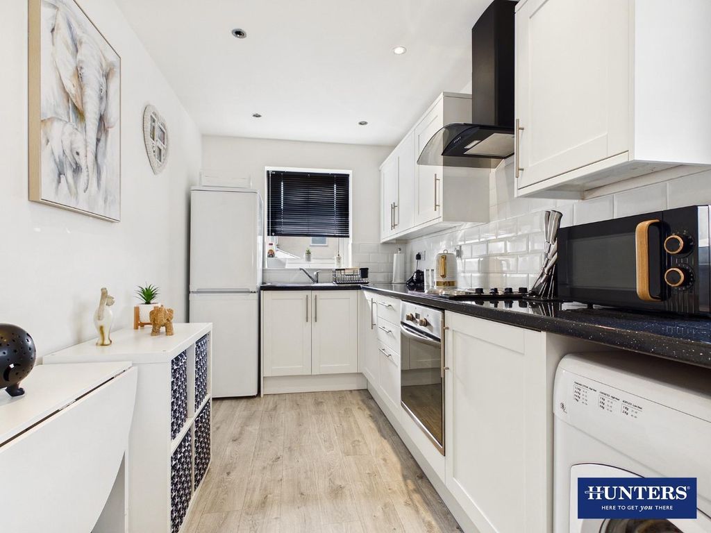 Property photo 2 of 18 Kitchen