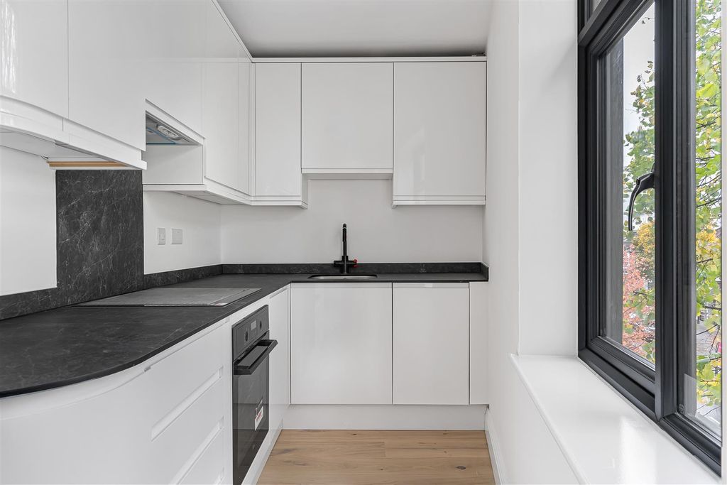 Property photo 3 of 9 6_67035.Jpg