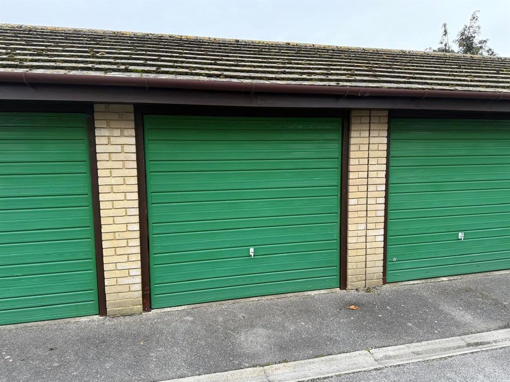 Property photo 3 of 15 Garage.Jpg