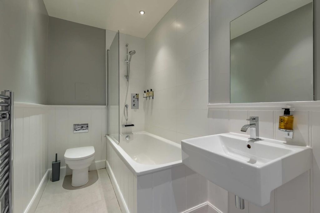 Additional image 12 of 2 bed flat for saleQueen Street, Edinburgh EH2