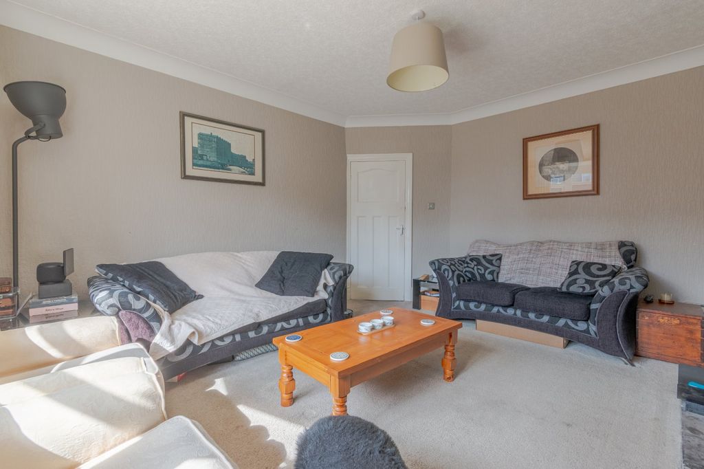 Property photo 3 of 18 Picture No. 12