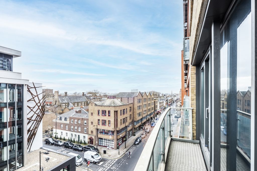 Property photo 3 of 14 Balcony