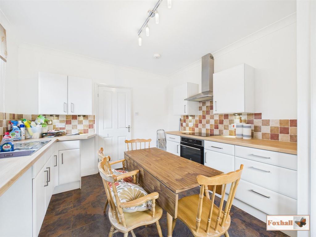 Property photo 3 of 15 Kitchen / Breakfast Room