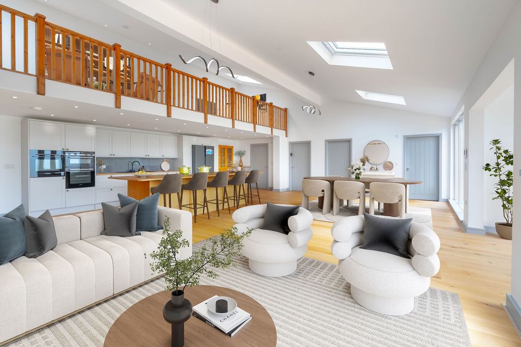 Property photo 3 of 21