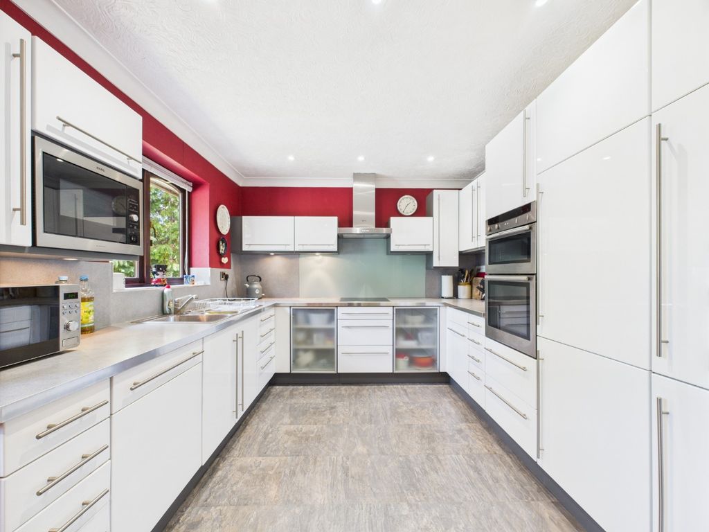 Property photo 2 of 18 4351204