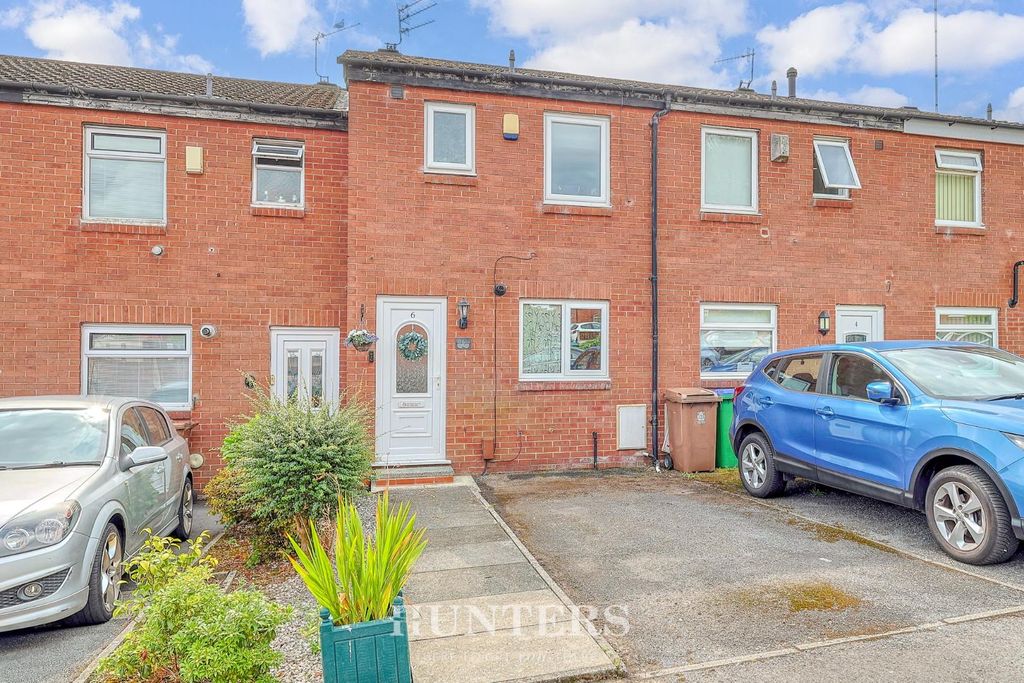 Property photo 1 of 17 Lawnbank Close (17).Jpg
