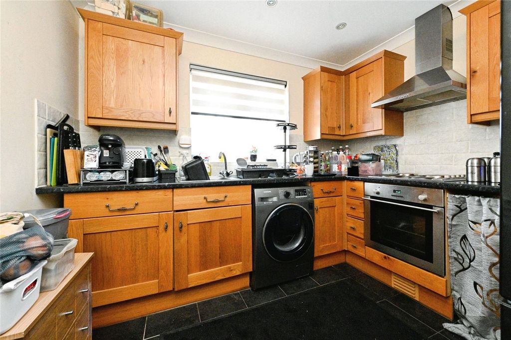 Property photo 2 of 17 Picture No. 36