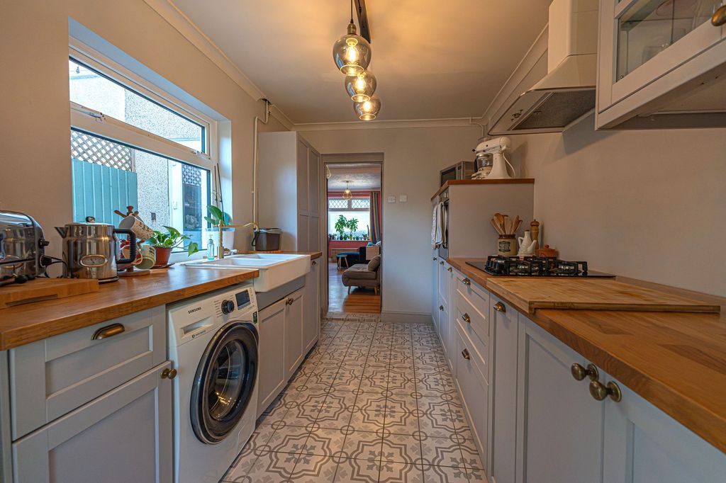 Property photo 2 of 23