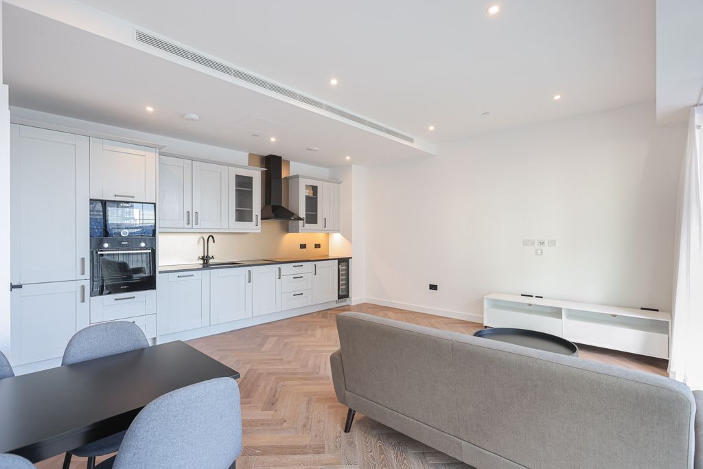 Property photo 1 of 17 Furnished