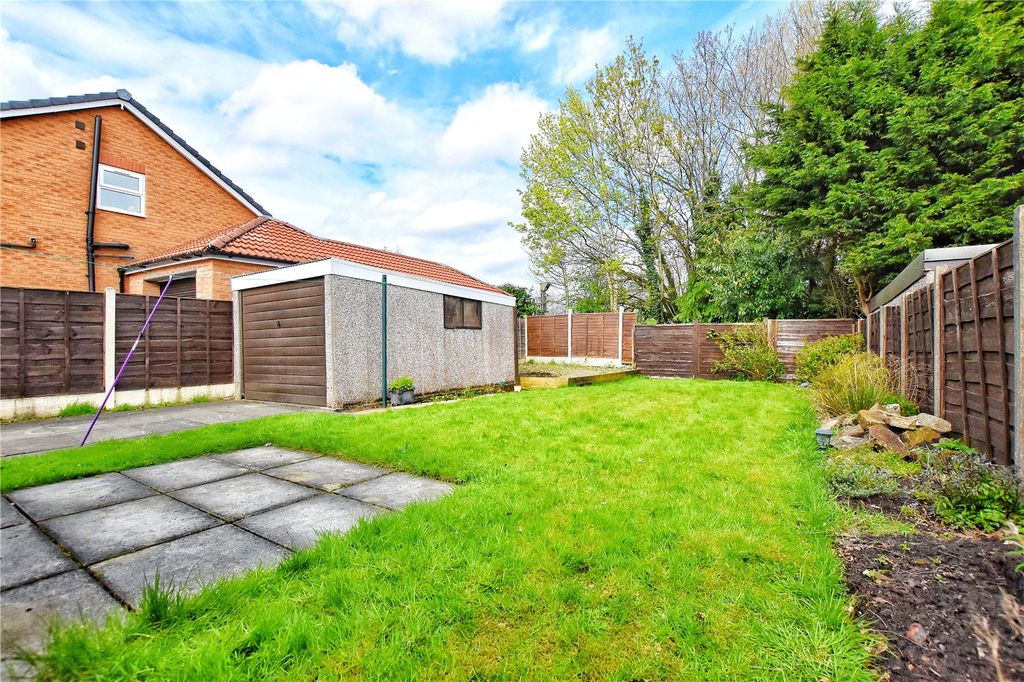 Property photo 3 of 18 Garden