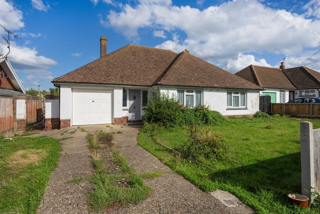 Property photo 1 of 14 Columbia Avenue, Seasalter, Whitstable