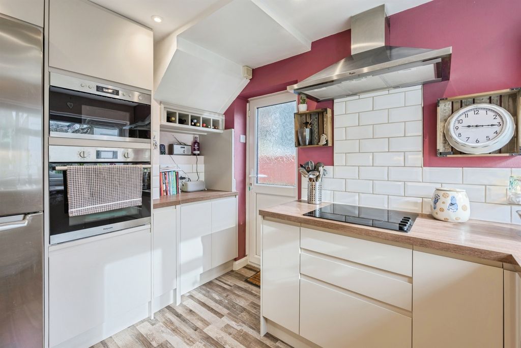 Property photo 3 of 23