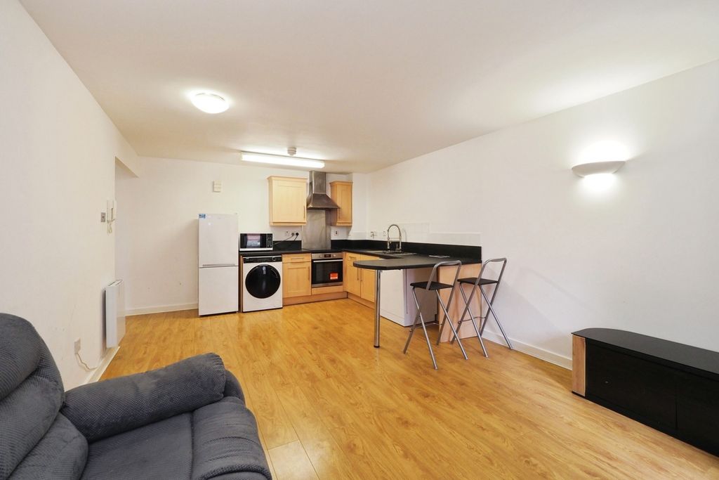 Property photo 3 of 17 Photo