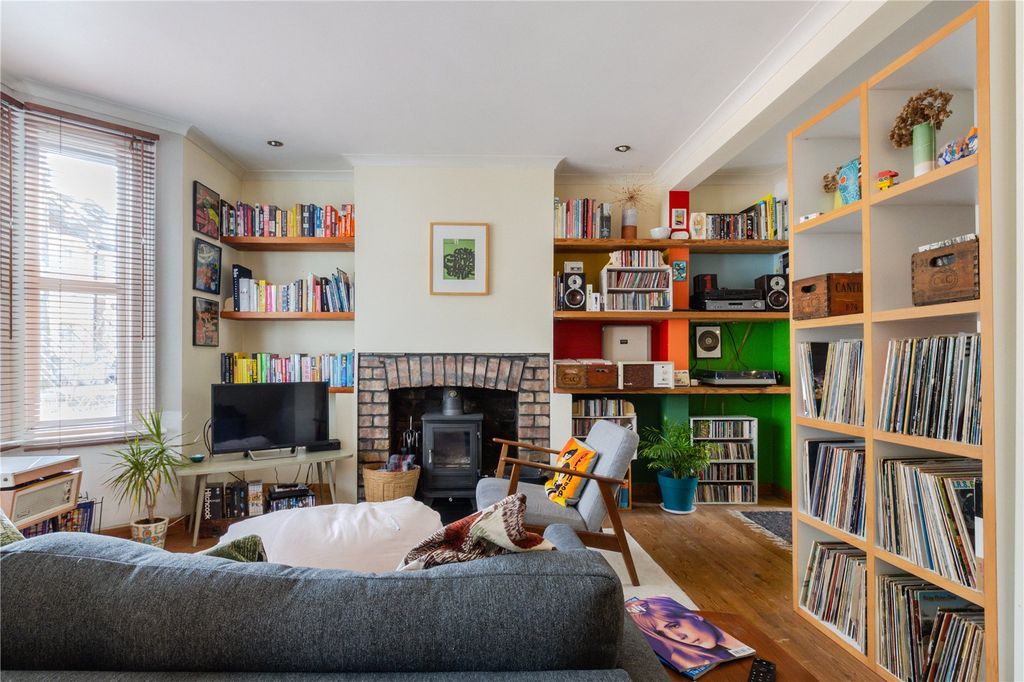 Property photo 1 of 22 Picture No. 27