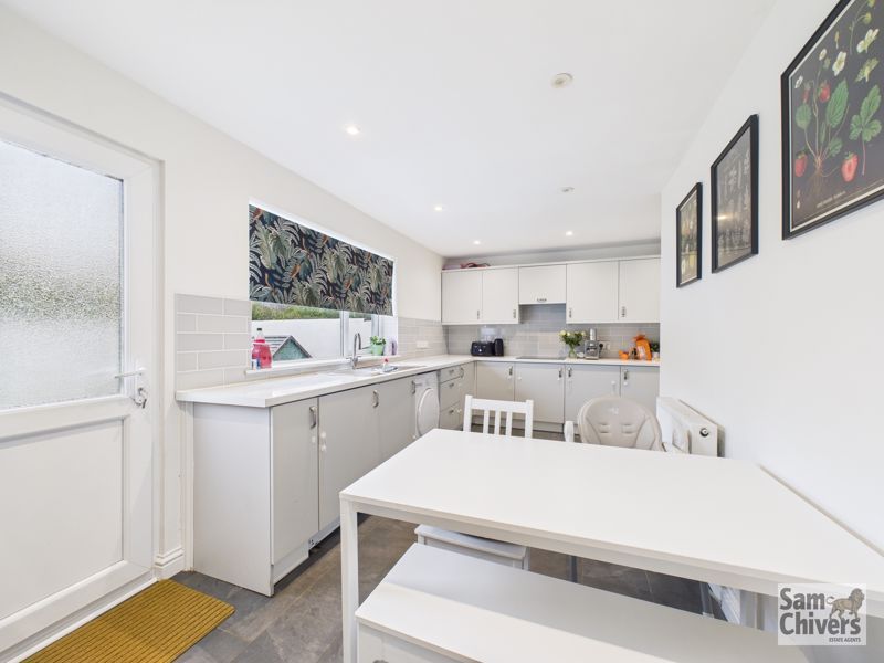 Property photo 3 of 16 Photo 10