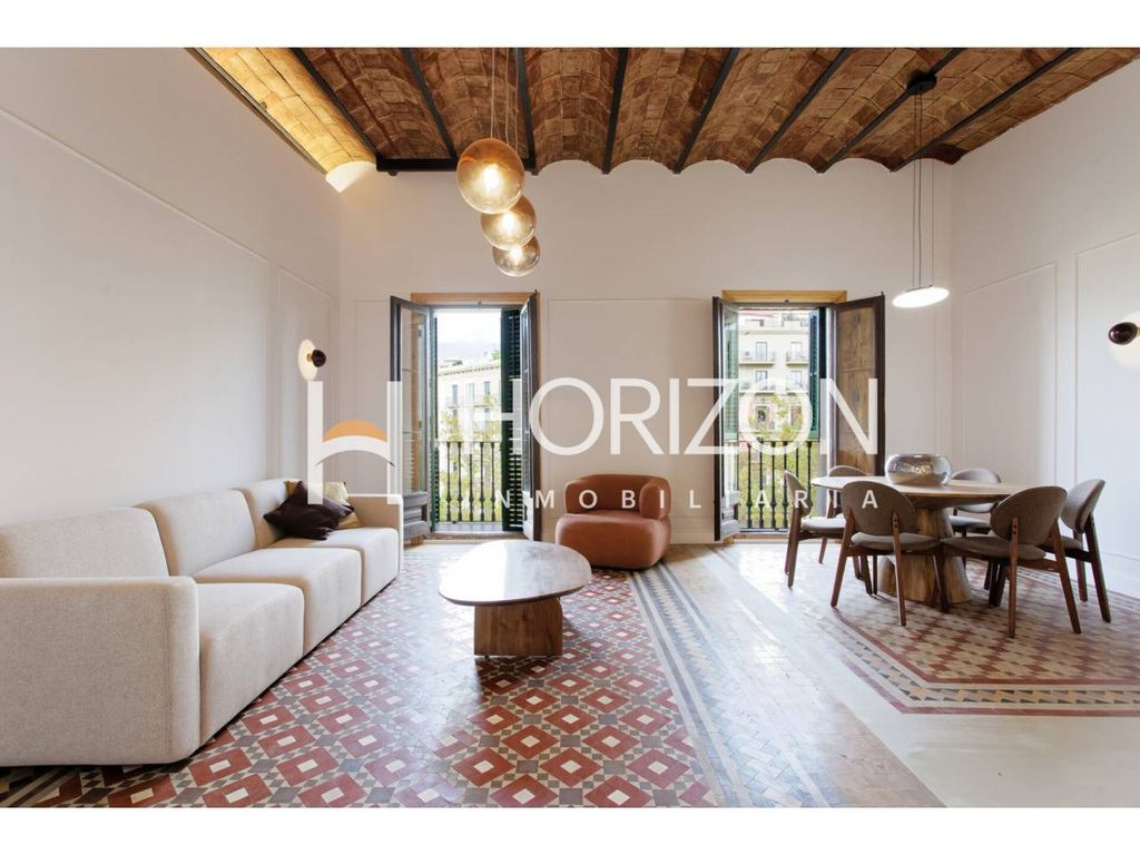 Property photo 2 of 33