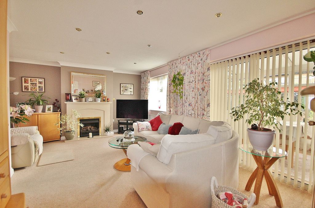 Property photo 2 of 19