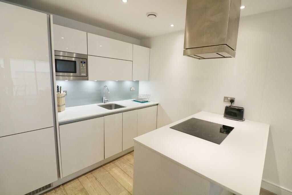 Property photo 3 of 8 Kitchen